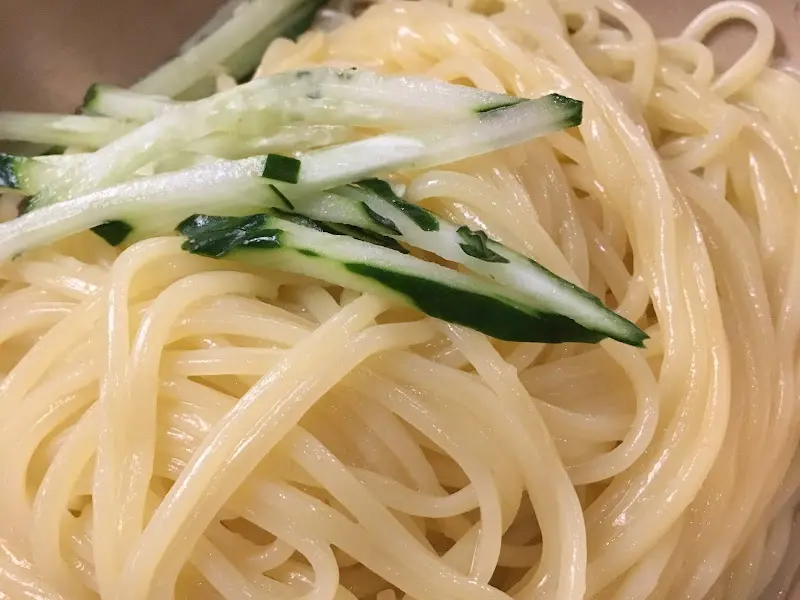 윤기가 흐르는 짜장면 면발