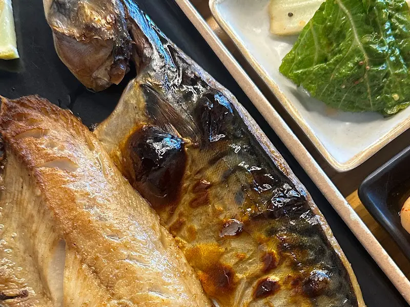 윤기가 흐르는 고등어구이