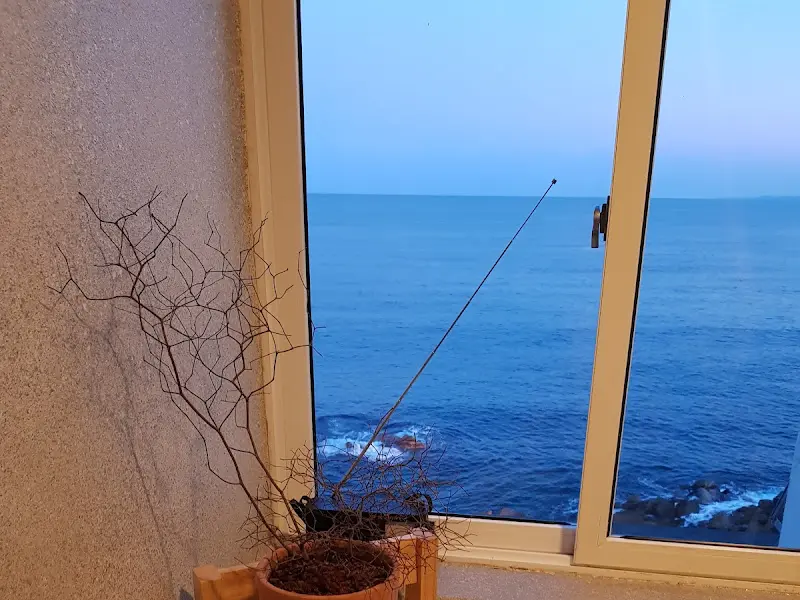 객실에서 바라본 일출