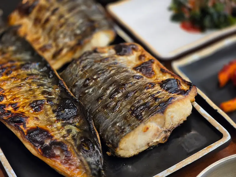 화덕에 구워져 나온 삼치구이