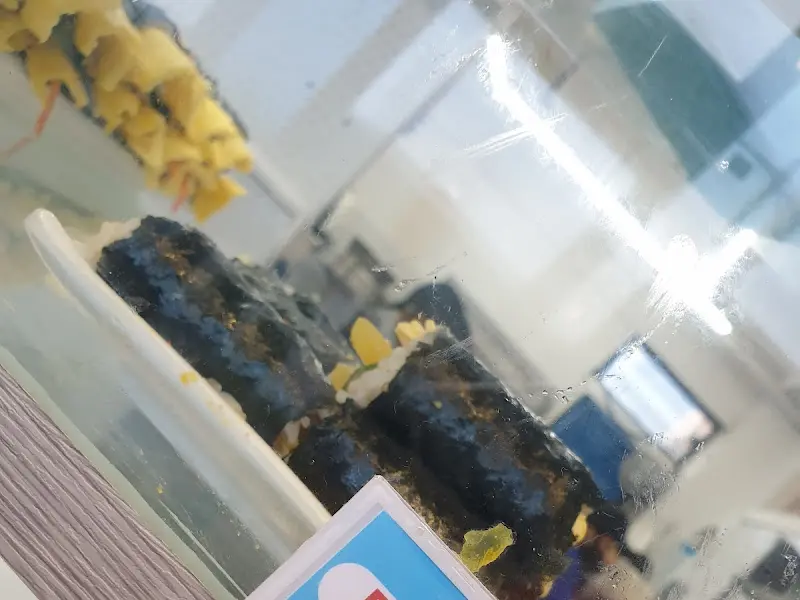 쇼케이스 안의 김밥