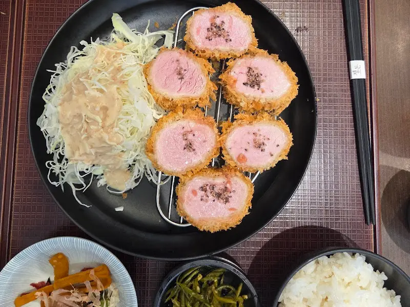 정돈의 안심 돈까스 단면