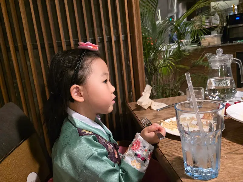 라체나 테이블 세팅