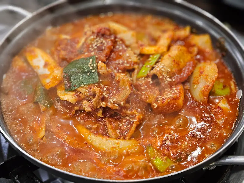 보글보글 끓는 돼지불백