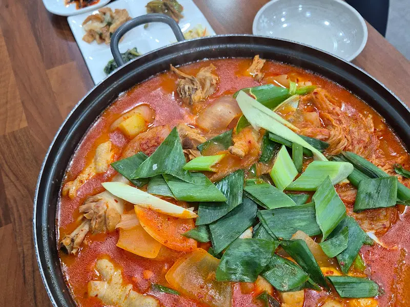 묵은지 닭도리탕의 클로즈업 샷