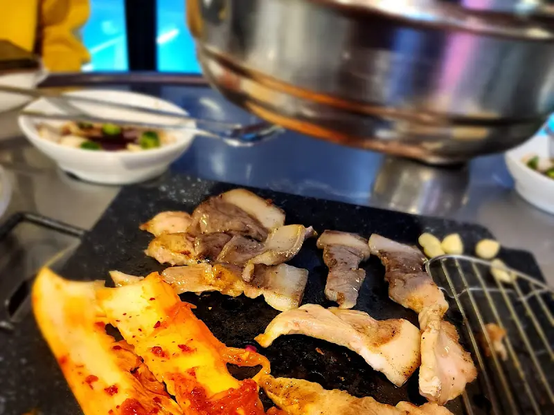 김치와 함께 구워 먹는 꼬들살