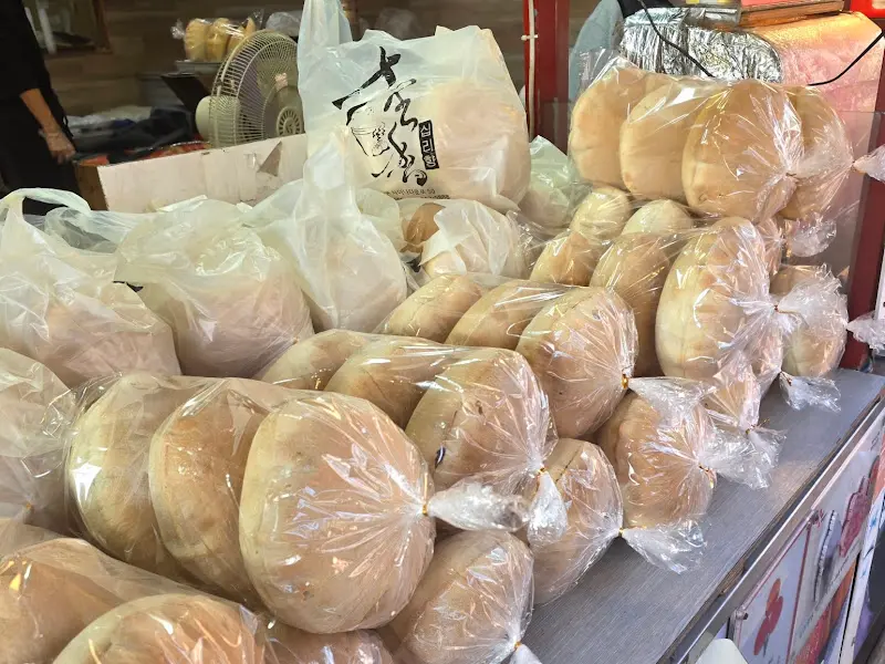 포장되어 진열되어 있는 만두