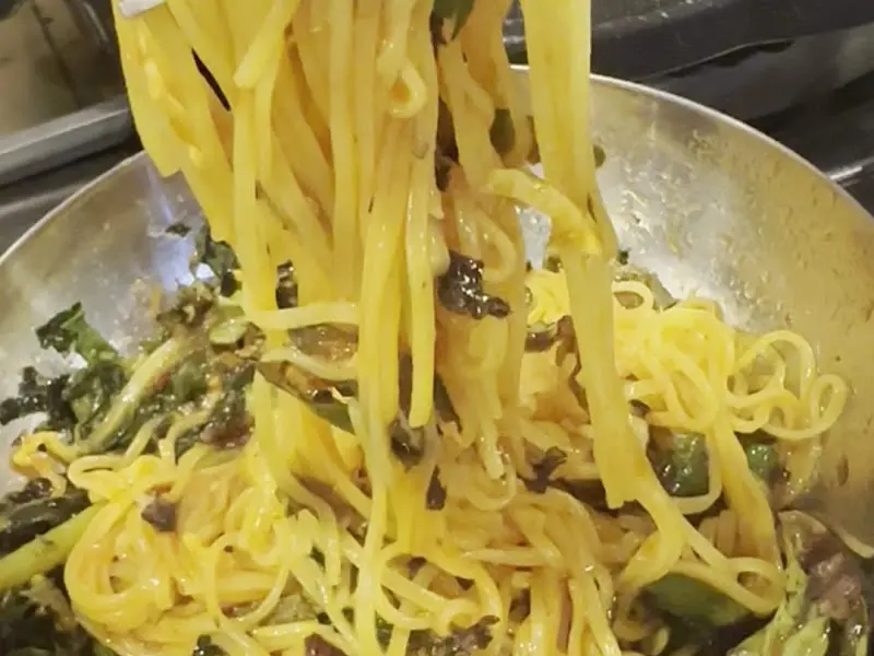 살얼음 열무국수