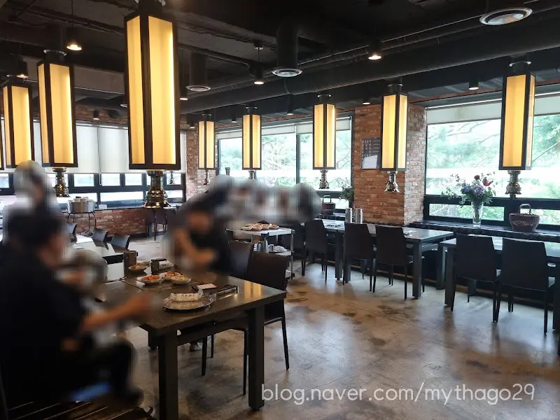 본수원갈비 내부