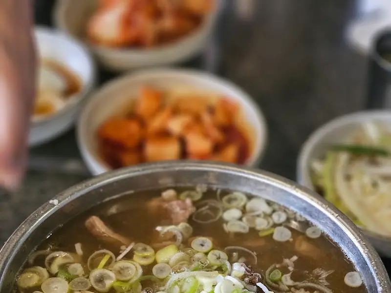 갈비탕과 반찬