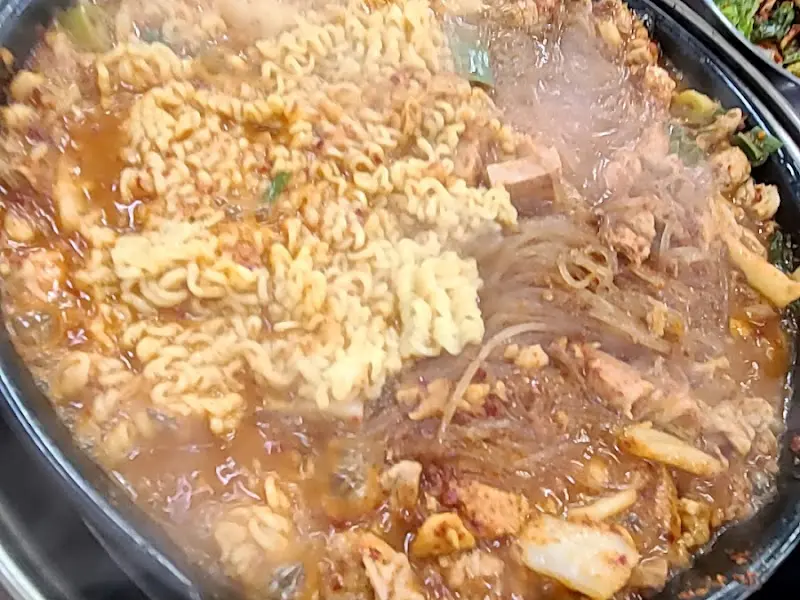 비빔돼지찌개 라면사리