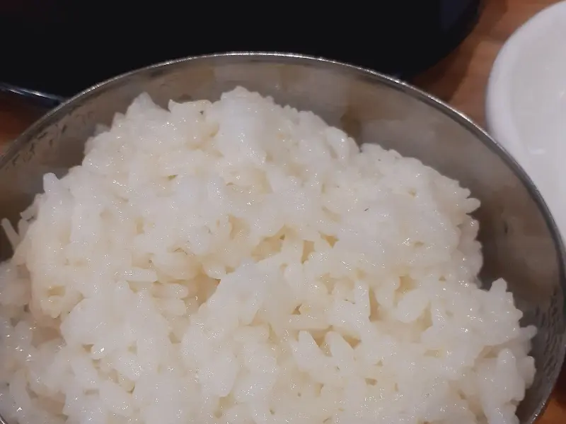 윤기 흐르는 밥