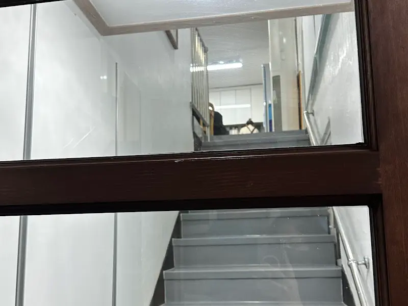 돌다리보쌈·칼국수 계단