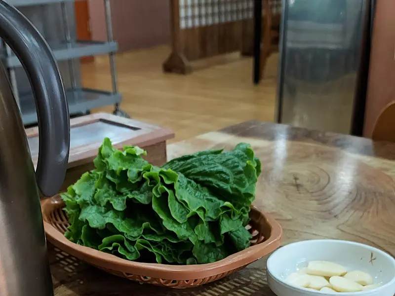 상추쌈에 싸 먹는 석갈비