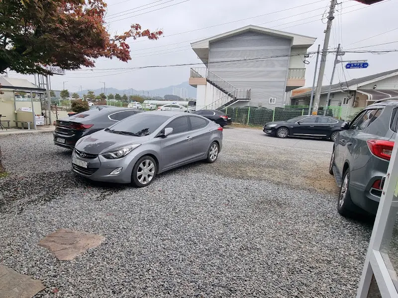 넓은 주차 공간