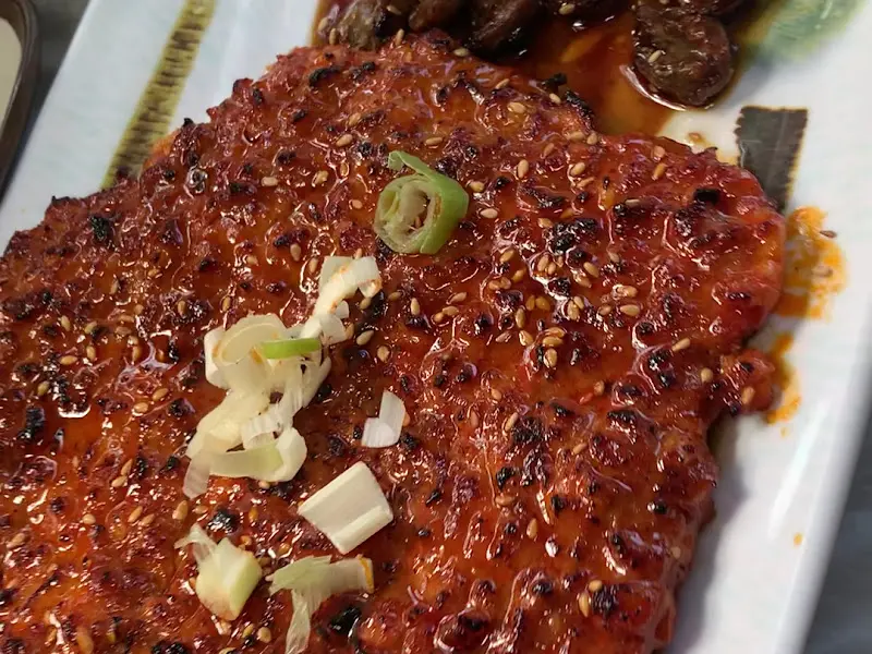 윤기가 흐르는 닭떡갈비