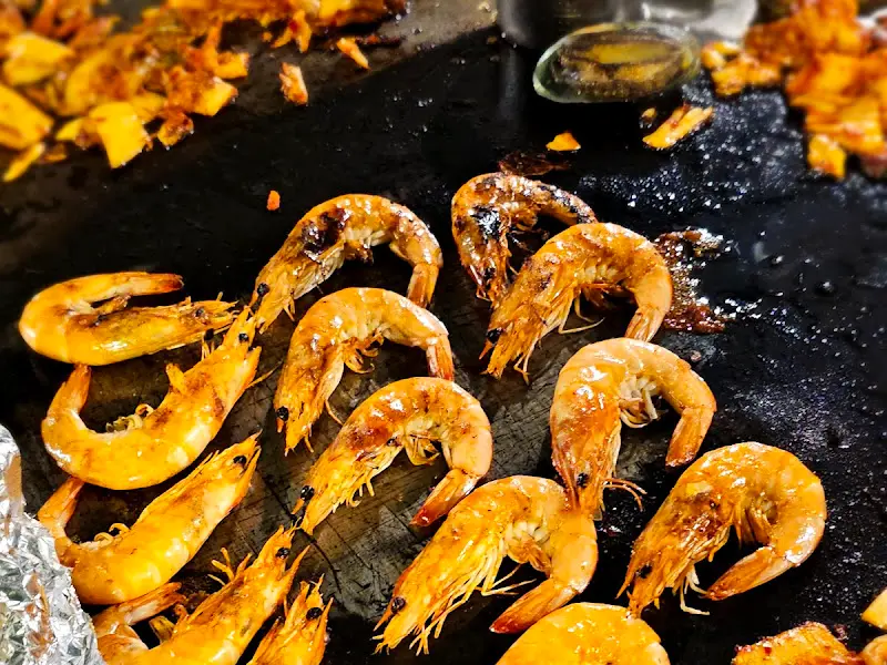 노릇하게 구워진 새우