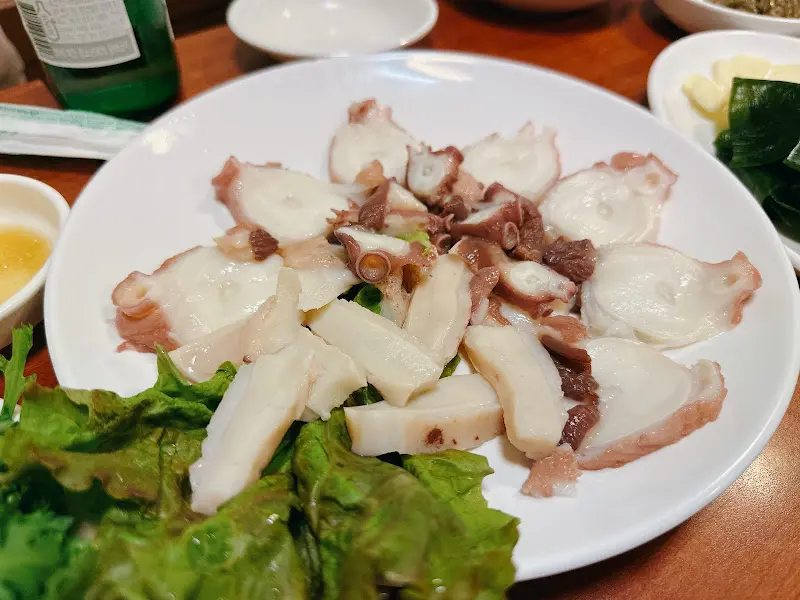 영덕회식당 문어숙회