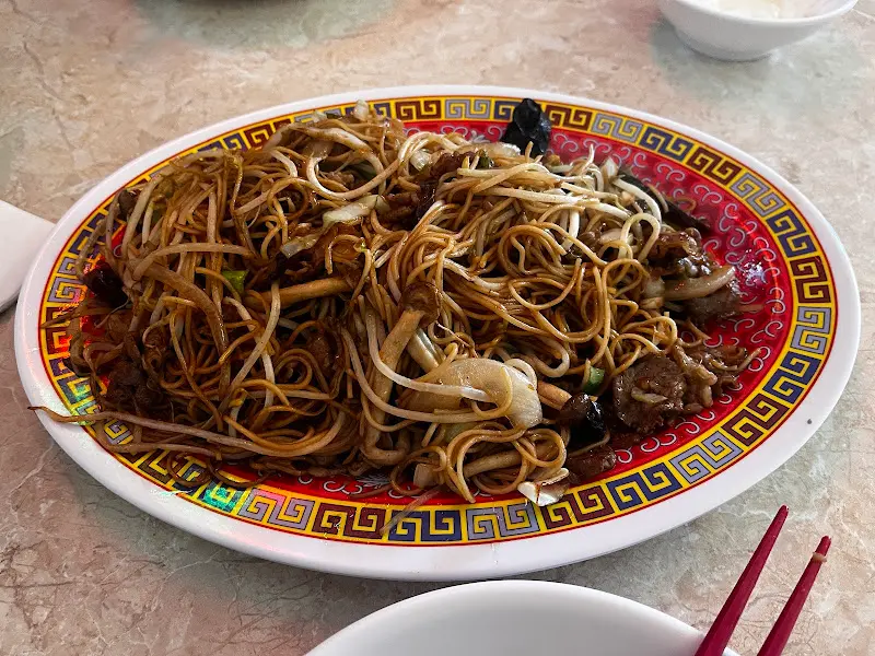 푸짐한 양을 자랑하는 덕클의 면 요리