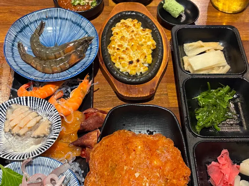 고소한 버터 향이 코를 자극하는 새우 머리 버터구이