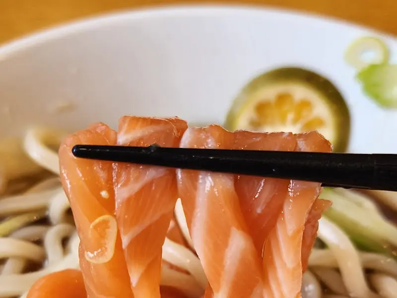 갓지동 연어 덮밥