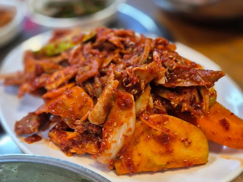 매콤달콤한 닭무침