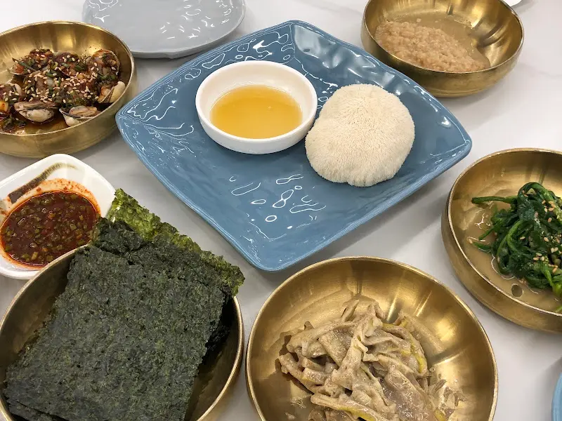 노루궁뎅이 버섯과 샐러드