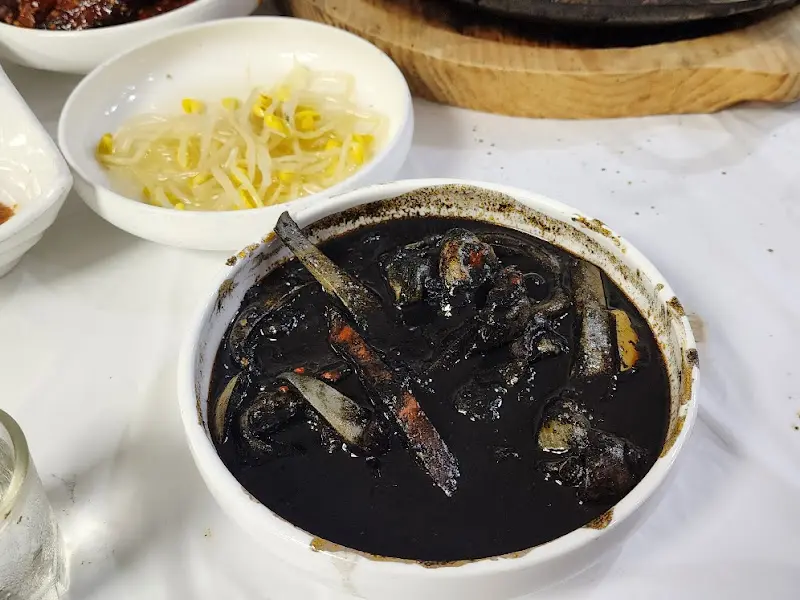 갑오징어 먹물밥 근접샷