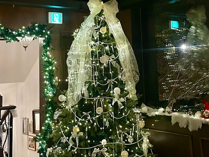 화려한 크리스마스 트리