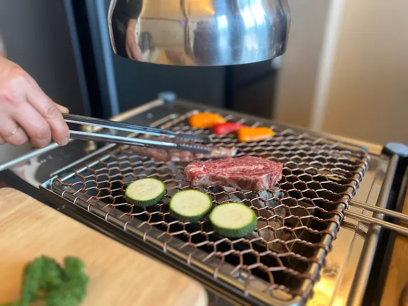 숯불 위에서 익어가는 흑우