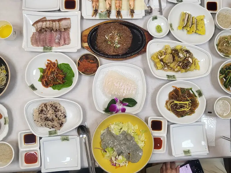 한 상 가득 차려진 남도 음식