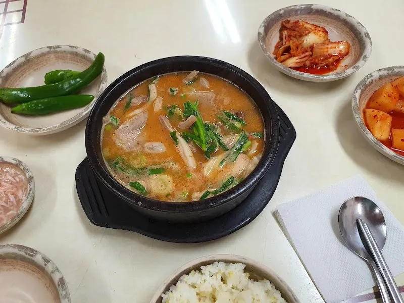 순대국의 풍성한 건더기