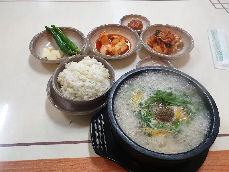 푸짐한 순대국 한 상