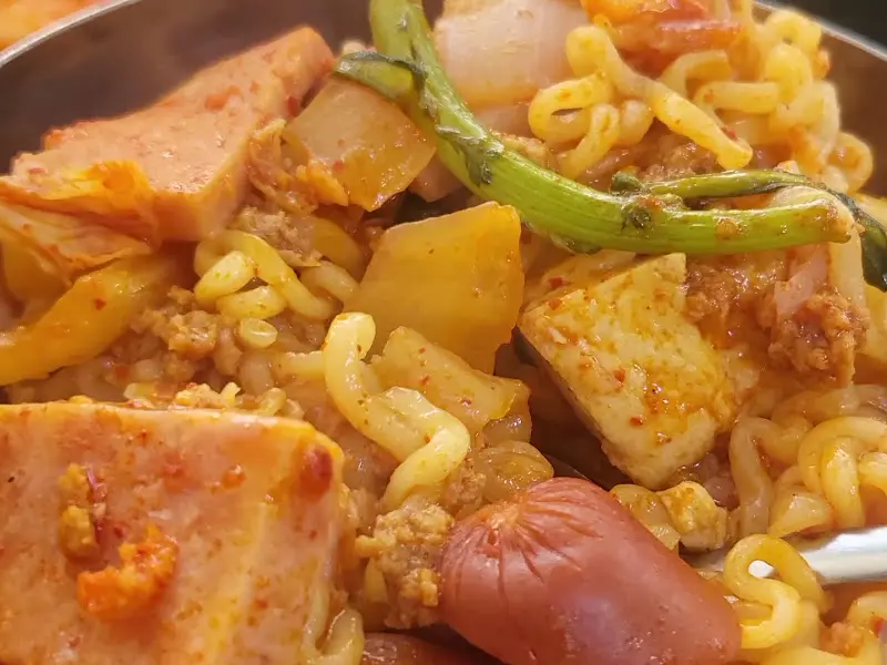 부대찌개 속 재료