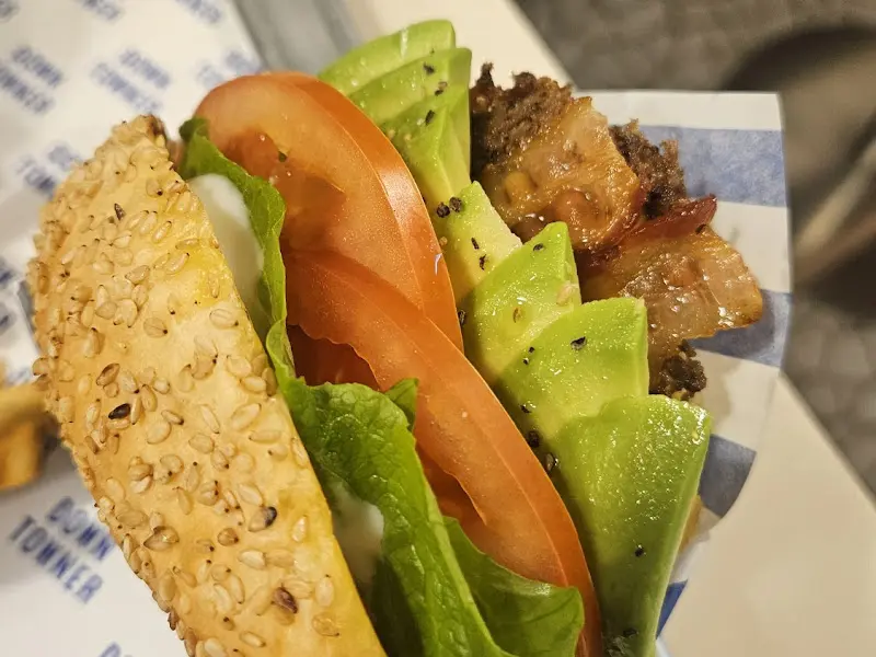 아보카도 버거 단면