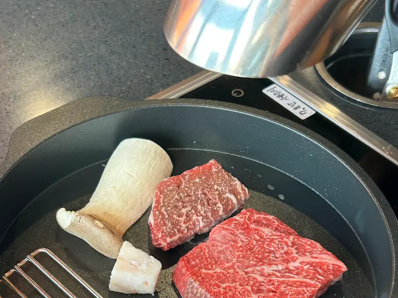 전문가의 손길로 구워지는 한우