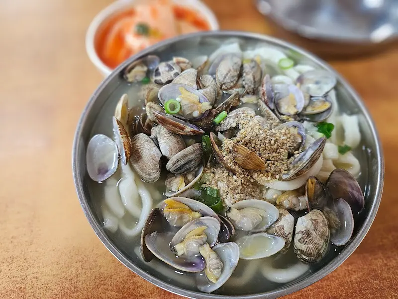 바지락 칼국수 근접샷