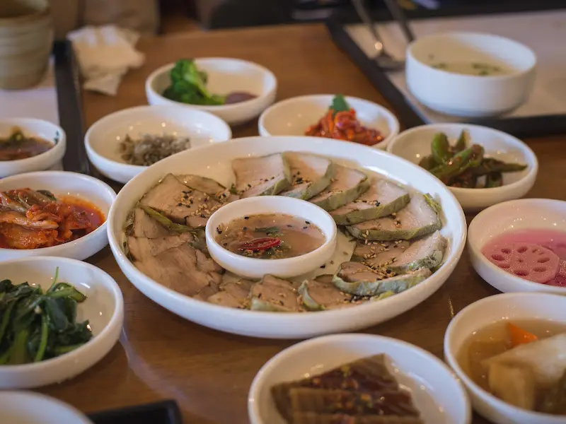 연잎수육정식 상차림