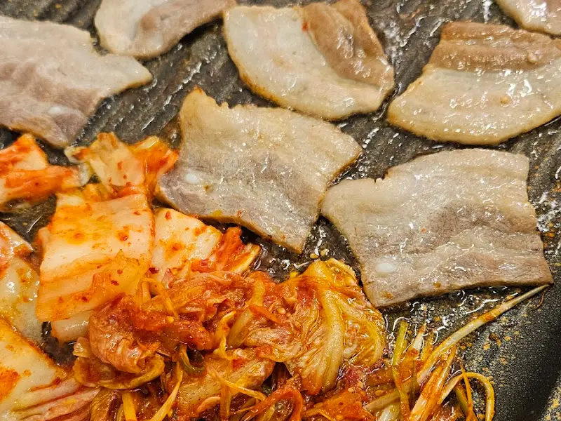 냉삼겹살과 김치의 환상적인 조합