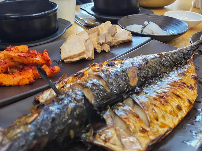 고등어구이와 수육