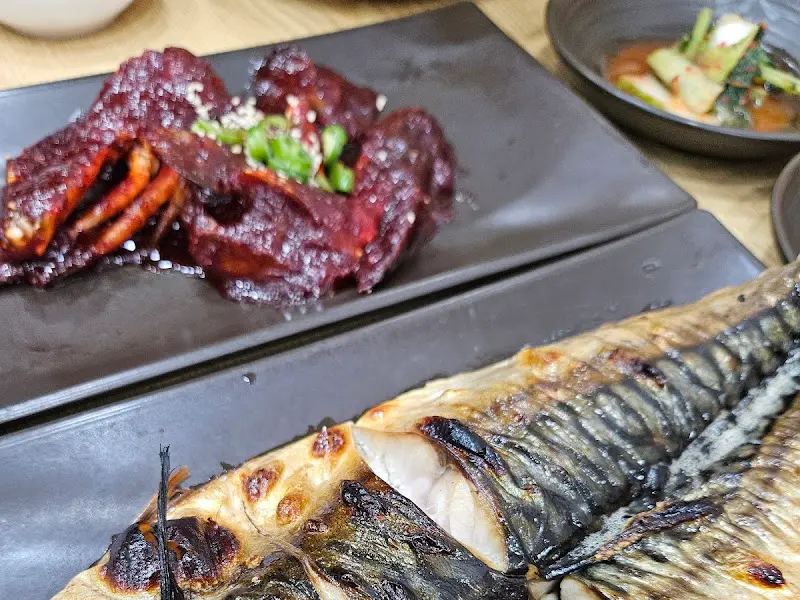 양념게장과 고등어구이