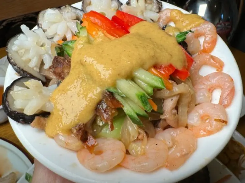 신선한 해산물이 가득 들어간 짬뽕