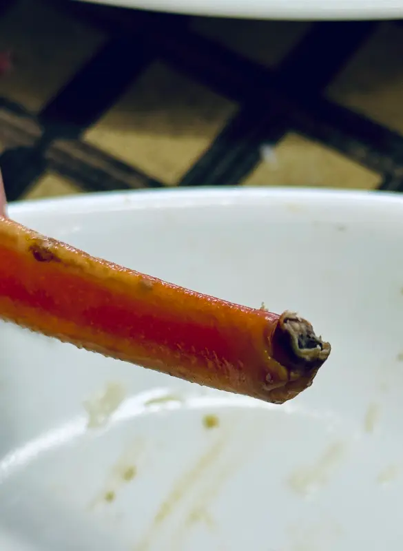 내장에 찍어먹는 대게 다리