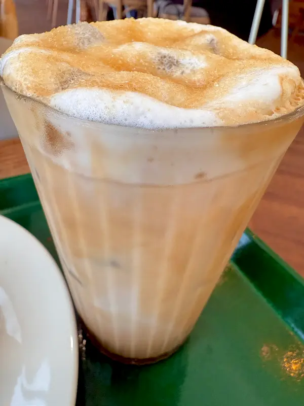 달콤한 라떼 한 잔