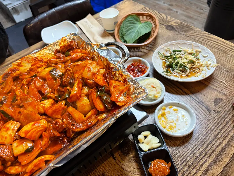 광명수산의 푸짐한 한 상 차림