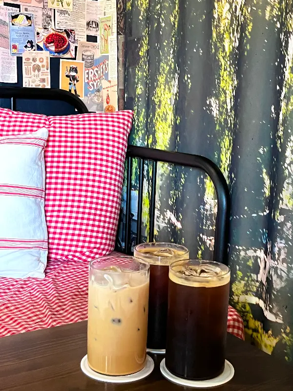 카페 내부 테이블