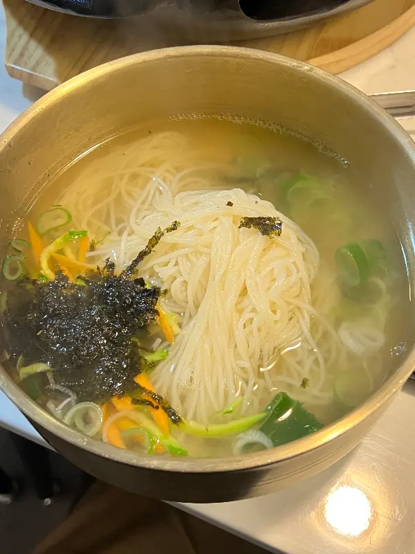 더위를 잊게 해주는 시원한 물냉면