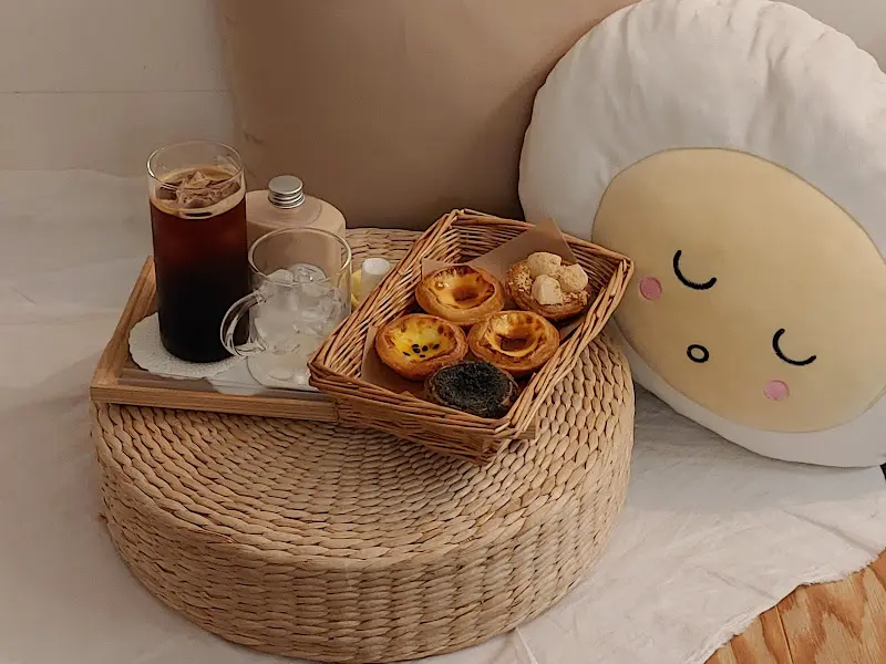 에그타르트와 커피 한 상