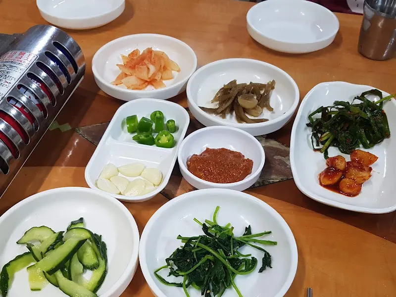 산해 냉면 내부