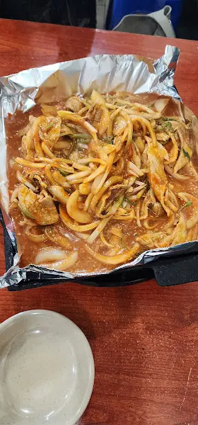 불판 위에서 익어가는 주물럭